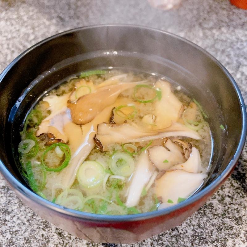 味噌汁（月見天丼）(てんぷら あら谷)