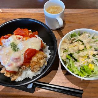 トマトチーズ唐揚げ(Sports Cafe MILAN 万代店 （スポーツ カフェ ミラン）)