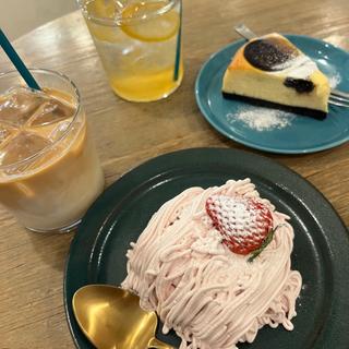いちごモンブランプリン(4/4 seasons coffee (オールシーズンズコーヒー))