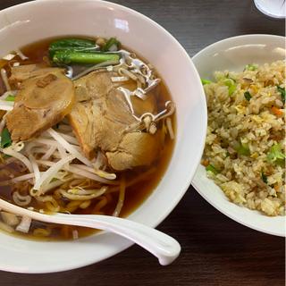 チャーシュー麺と半チャーハン(香港ロジ 原宿店)