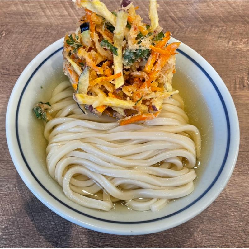 ひやかけうどん（野菜かき揚げトッピング）(香川一福 愛知 矢場町店)