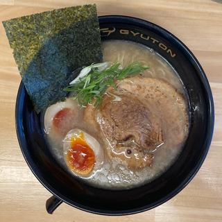 味玉ラーメン(GYUTON)