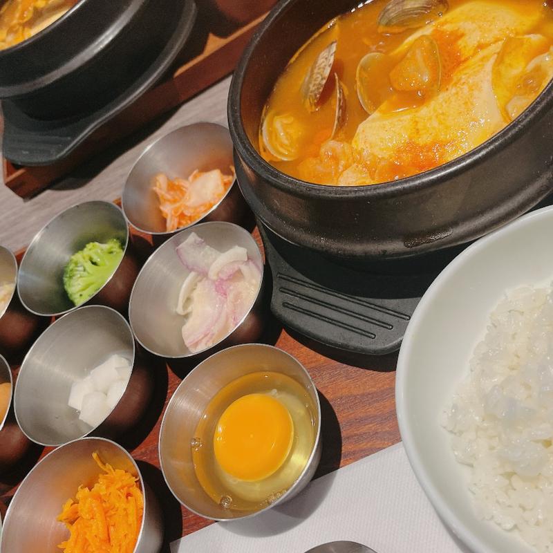 スンドゥブチゲセット(コリアンキッチン プチマン グローバルゲート店)