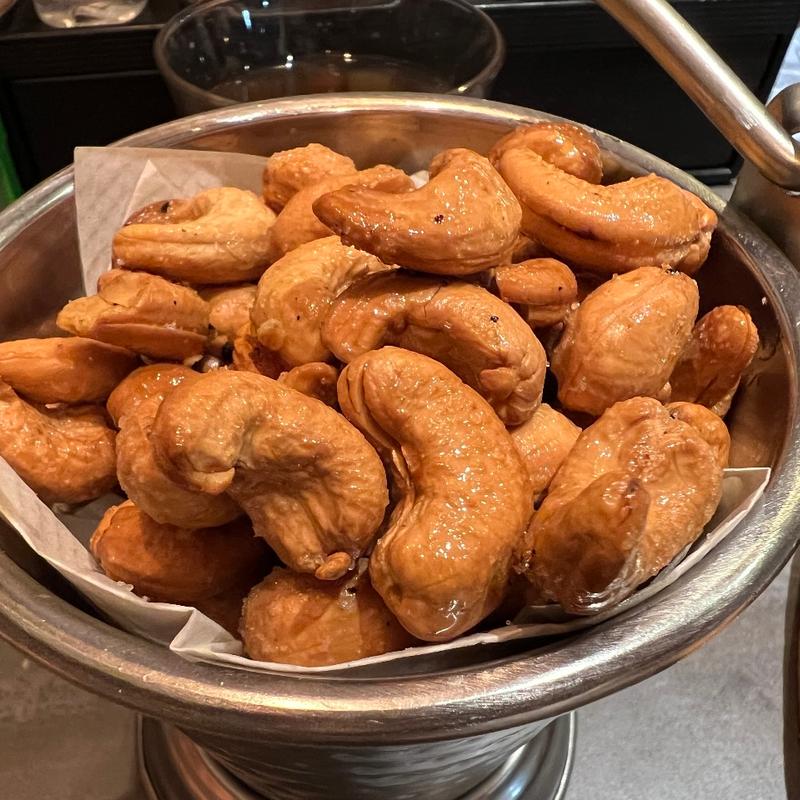 揚げたてカシューナッツ(気まぐれキッチン石橋)