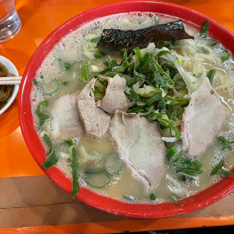 大盛りラーメン(長浜ラーメン三吉 )