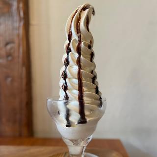 ソフトクリーム(チョコソース)(シロクマカフェ)