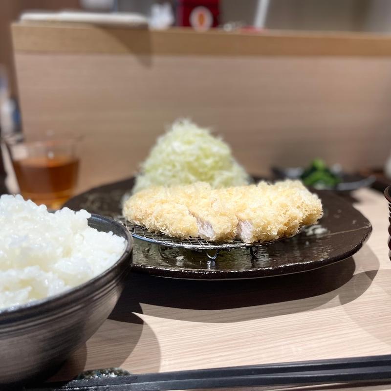 ロースかつ定食(120g)〜越乃黄金豚〜(とんかつ憲進)