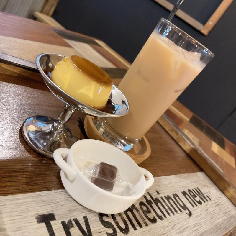 無限プリンとアイスロイヤルミルクティー(Cafe SaCueva サクエバ)