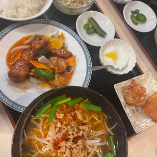 酢豚定食＋台湾ラーメン(台湾料理 餃子菜屋)