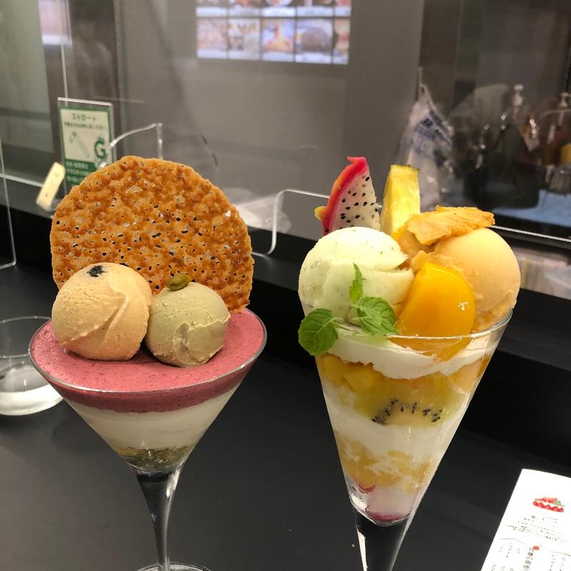 季節のフルーツ〜2種類のソルベ仕立て〜(パフェ佐藤 大丸札幌店・佐藤堂)