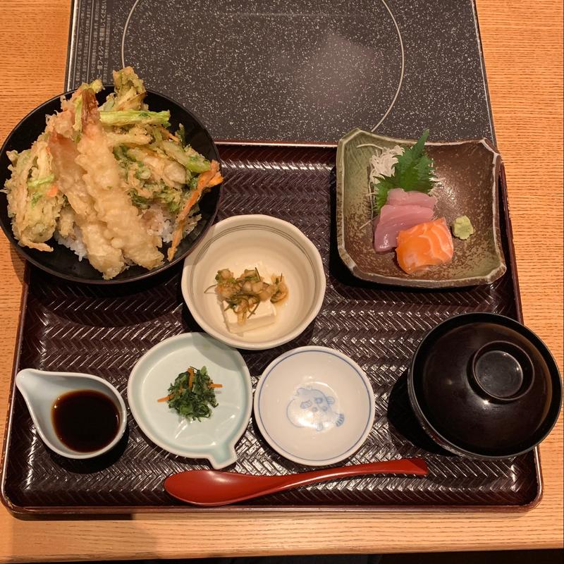 海老と旬野菜のかき揚げ天丼(和食 波奈 仙台店)