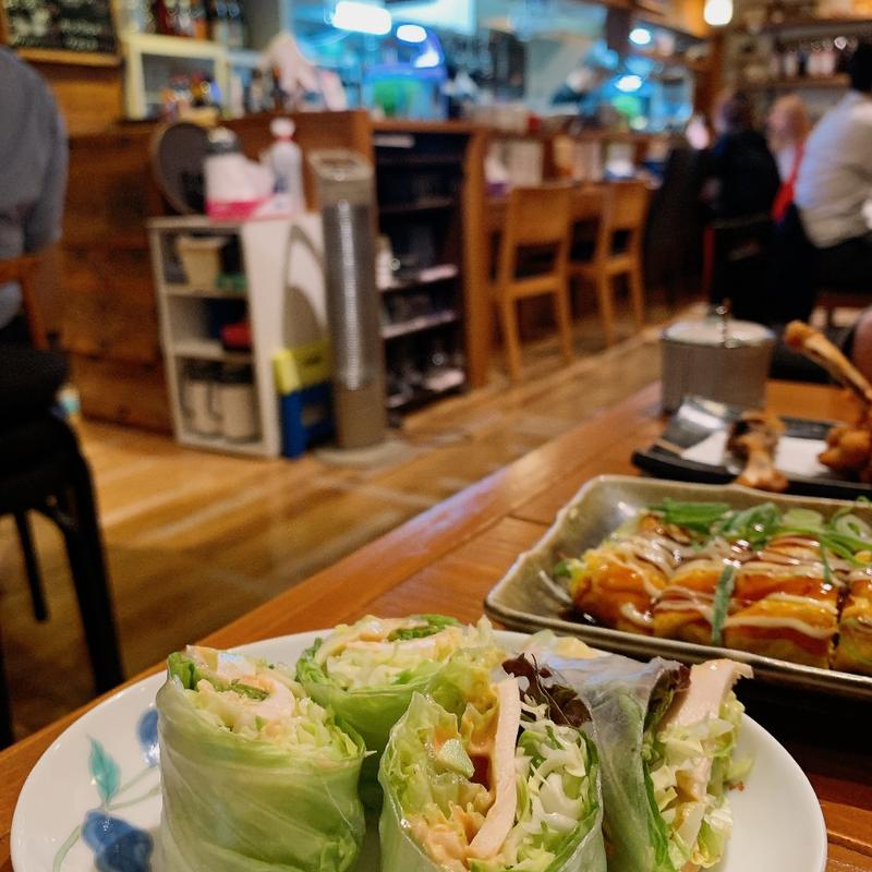 チキンとアボカドの生春巻(ウドンバー カイネ)