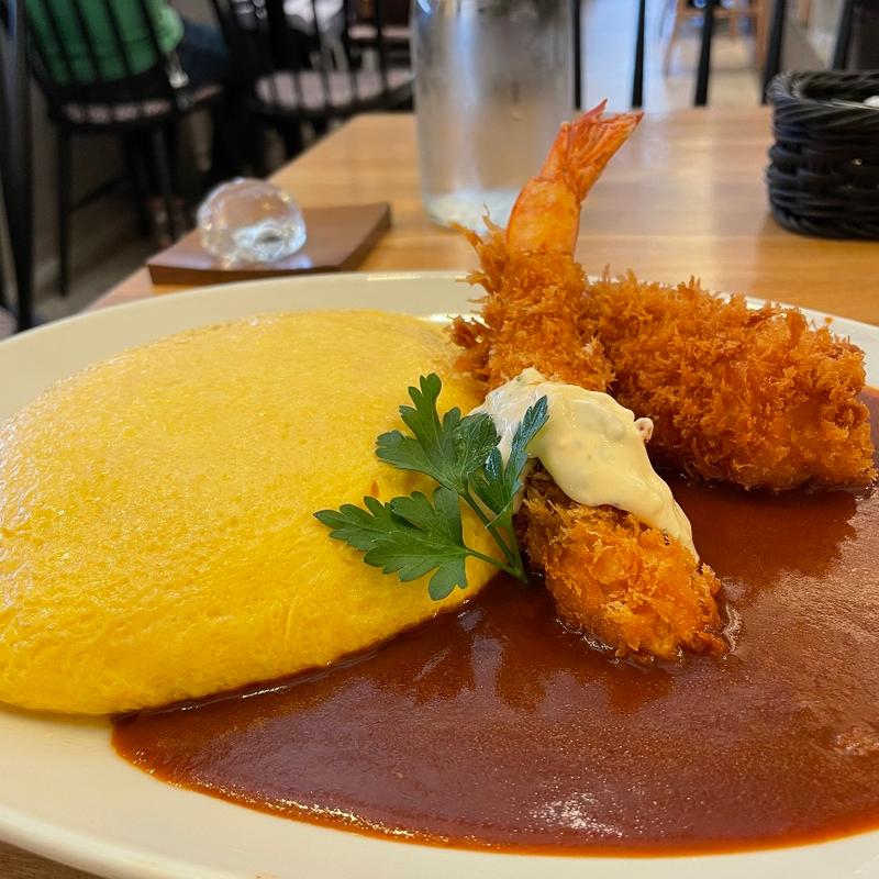 オムライス with エビフライ カニクリームコロッケ(とんかつ・洋食の店ICHIBAN)