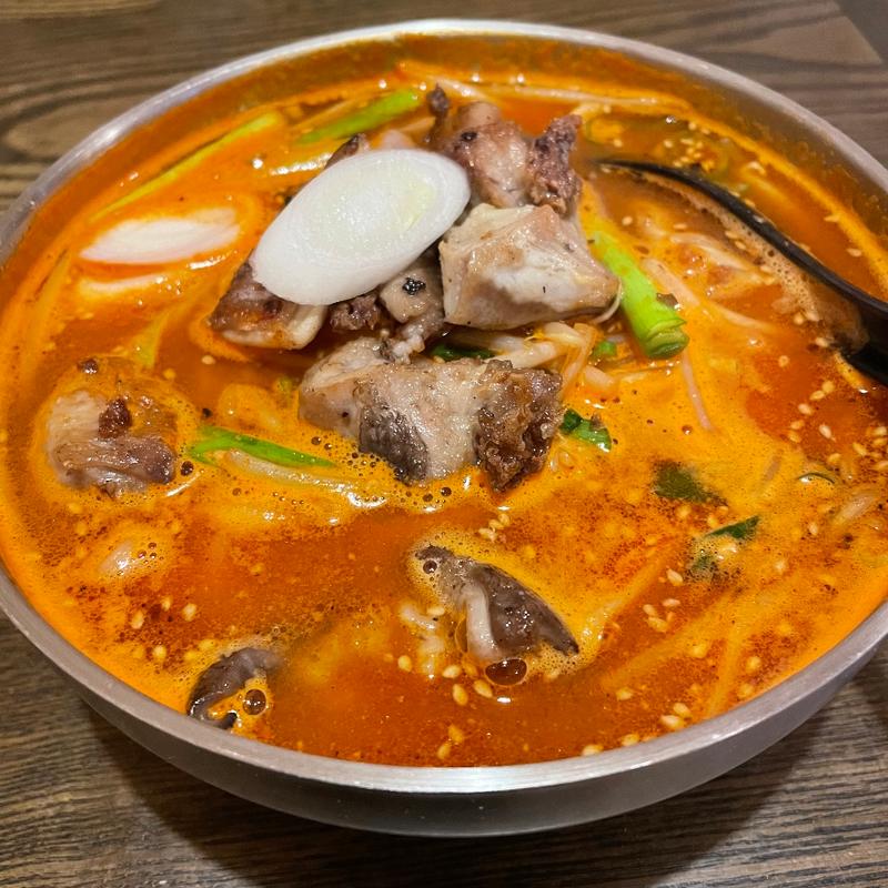 ホルモンユッケジャンラーメン(ばんざい)