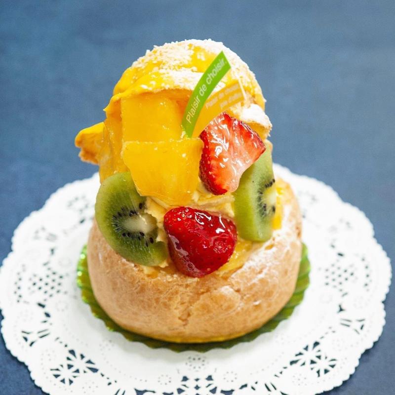 トロピカルシュークリーム(トリアノン洋菓子店 高円寺本店)