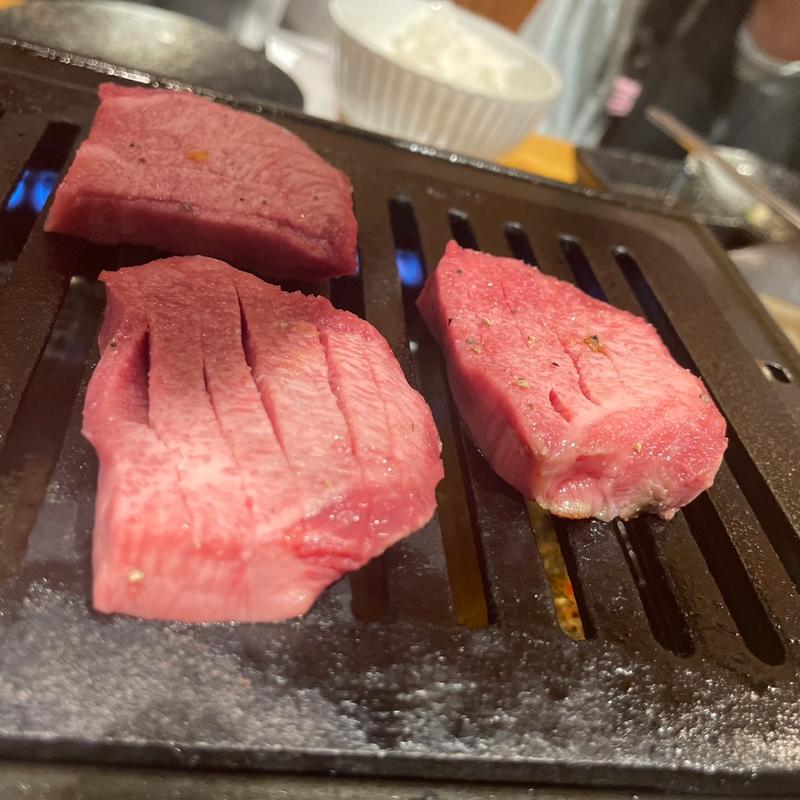 厚切り牛タン(焼肉ホルモンみっちゃん)