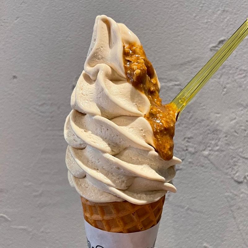 ヘーゼルナッツプラリネソフトクリーム(ジェラテリアアクオリーナ （GELATERIA ACQUOLINA）)