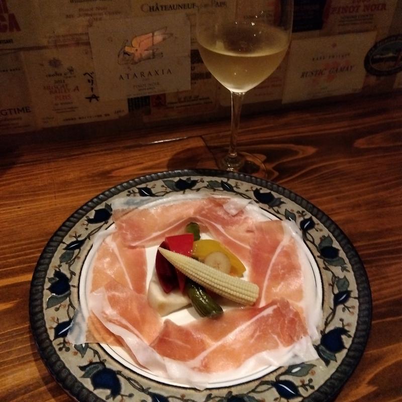 スペイン産生ハムと自家製ピクルス(とも新)