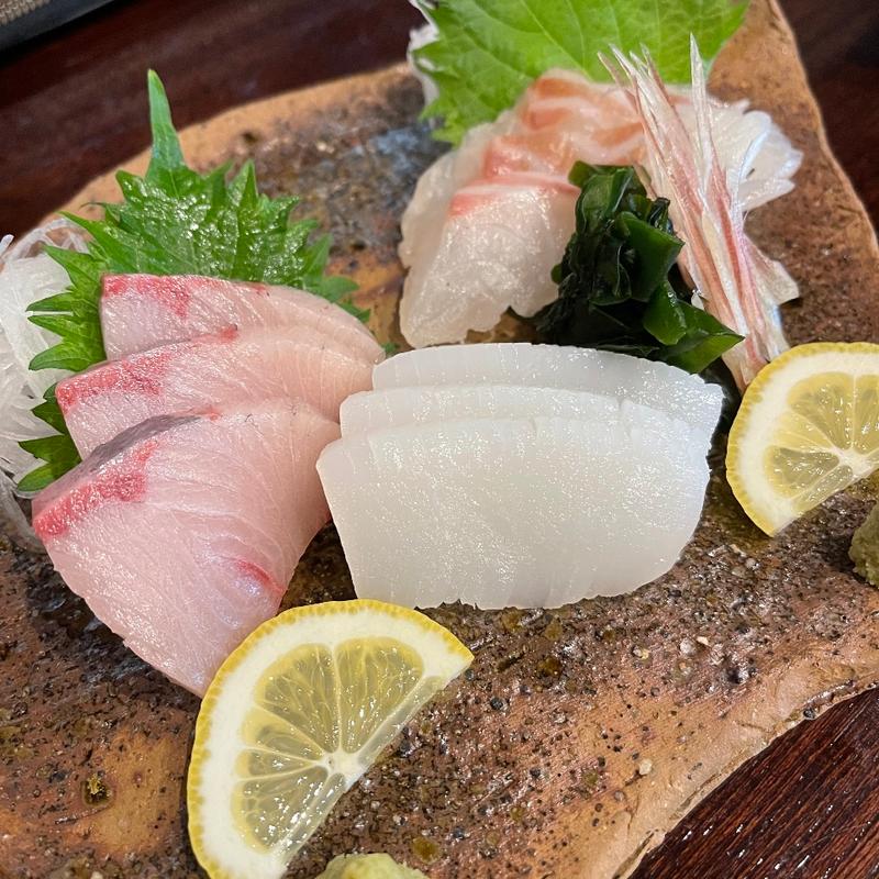 お造り3種盛り ブリ＋アカイカ＋昆布締め鯛(料理屋 澄花)