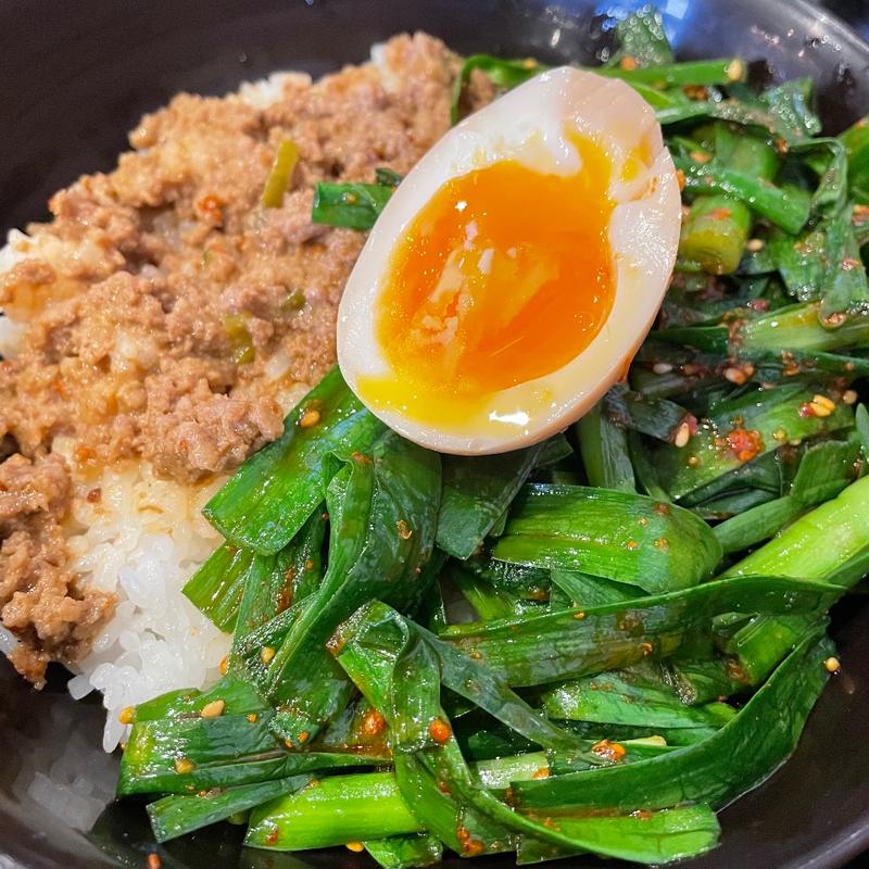 肉みそニラライス(ファンタジーサウナ&スパ おふろの国)