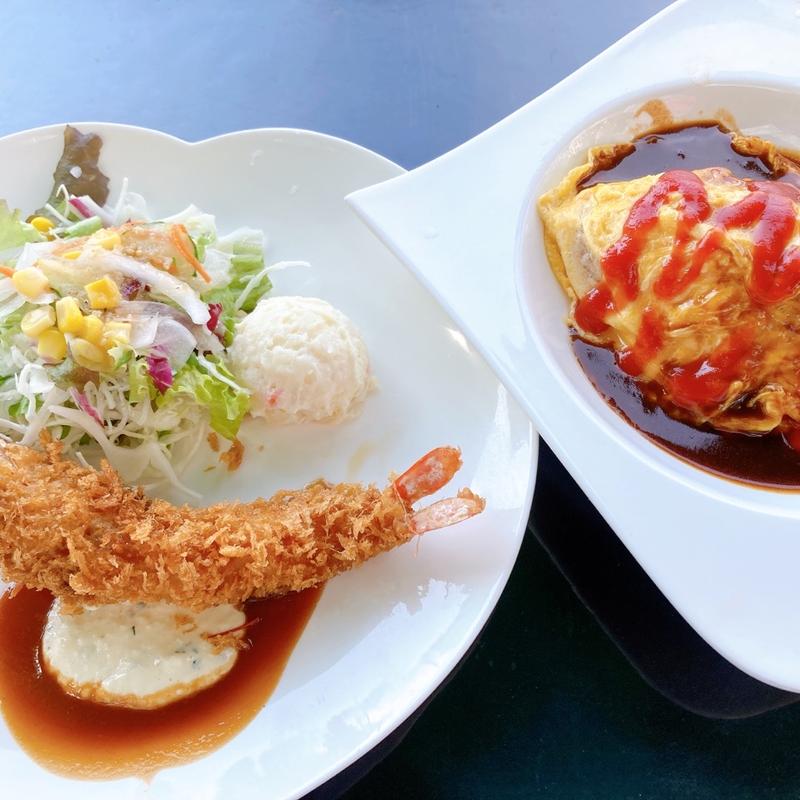 特製ふんわりオムライスと大海老フライ -サラダ添え-（オムライスコンビ）(Big Chef)