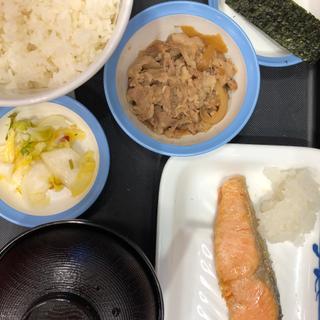 焼鮭定食ミニ牛皿付き(松屋 学芸大学店 )