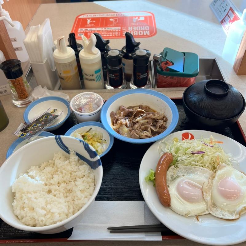 ソーセージエッグW定食納豆、牛皿(松屋 足立保塚店 )