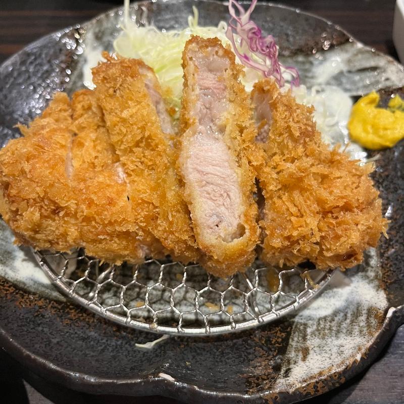 厚切りロースカツ定食(勝烈亭 南熊本店 )