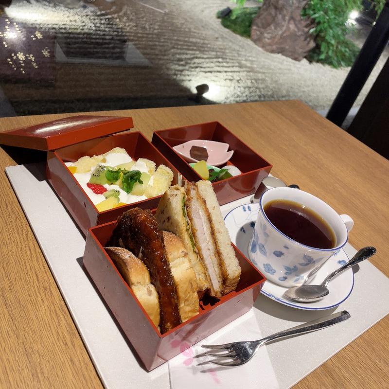 桜たまて箱(桜珈琲 松原店)