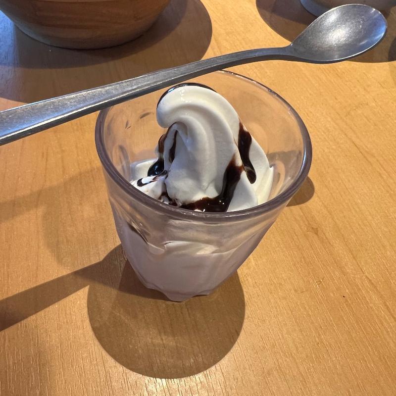 チョコバニラソフト(焼肉きんぐ 長岡店)