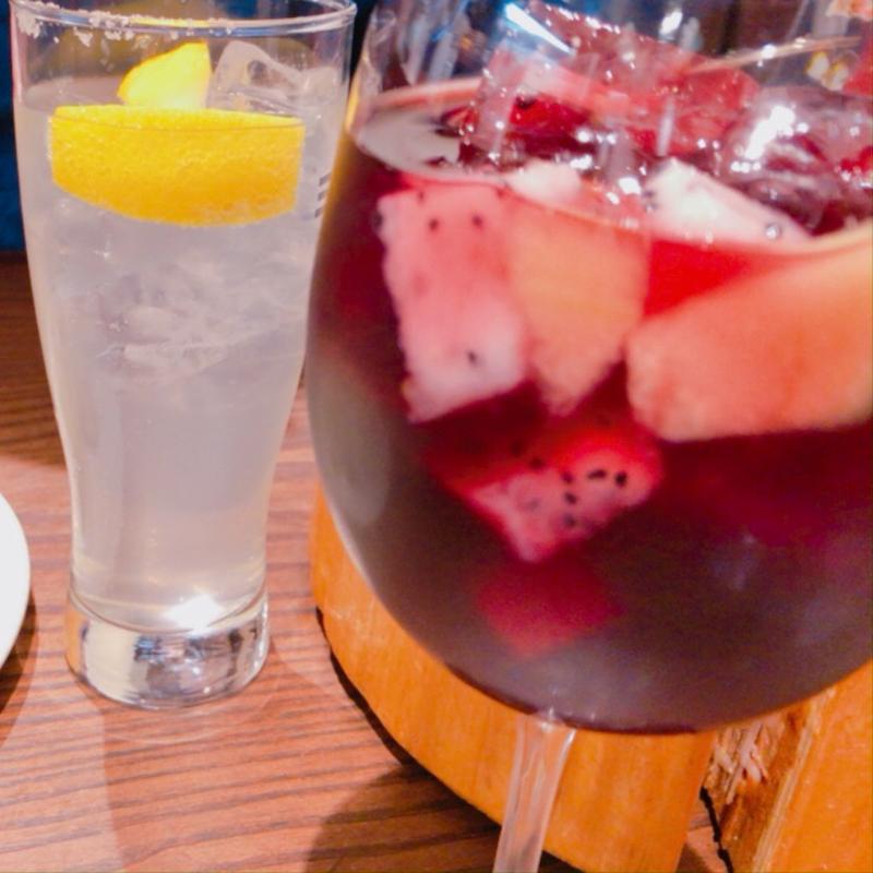 クランベリーサングリア(串とピッツァミアスタンド)