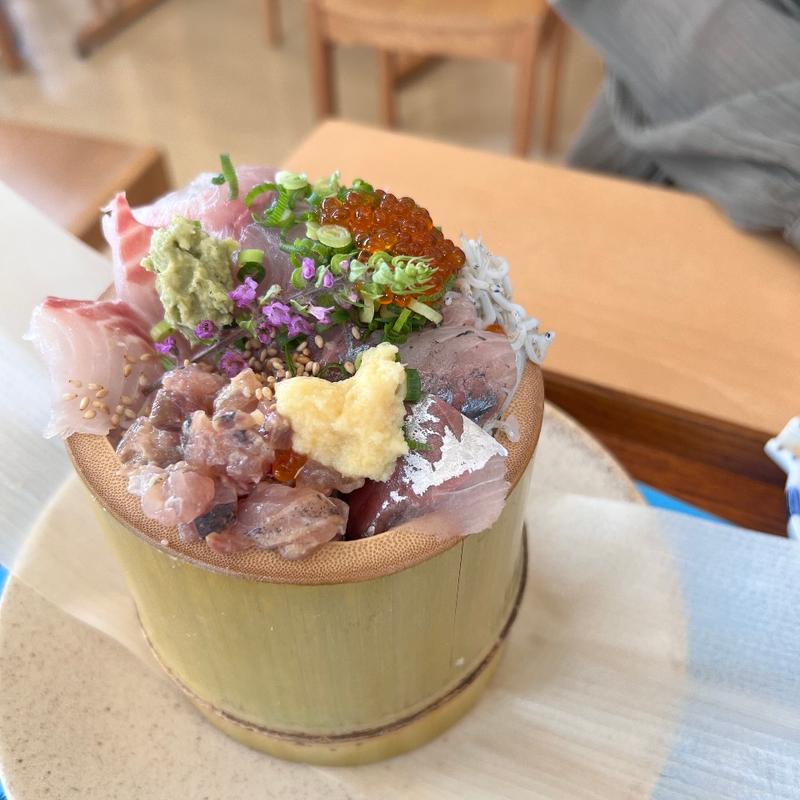 (小田原漁港　とと丸食堂)