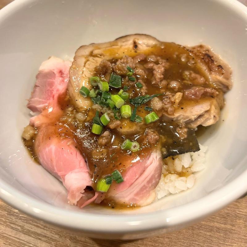 チャーシュー丼(いぶし銀)