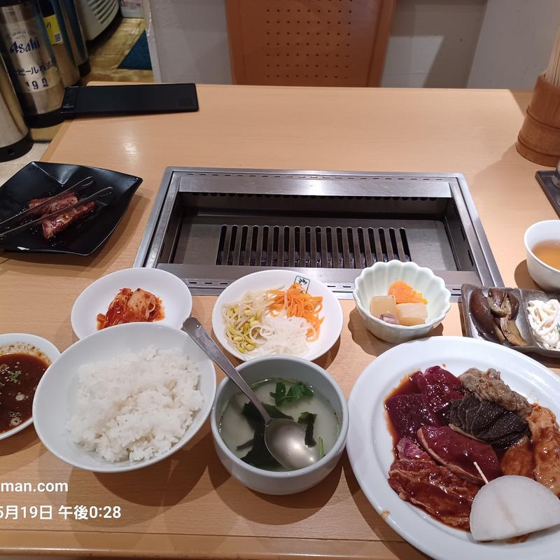 ホルモン定食(アジヨシ 本店)