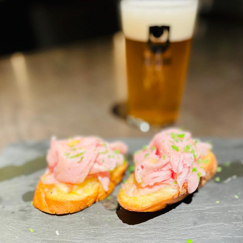 モルタデッラとモントレージャックのタルティーヌ(tavern on S)