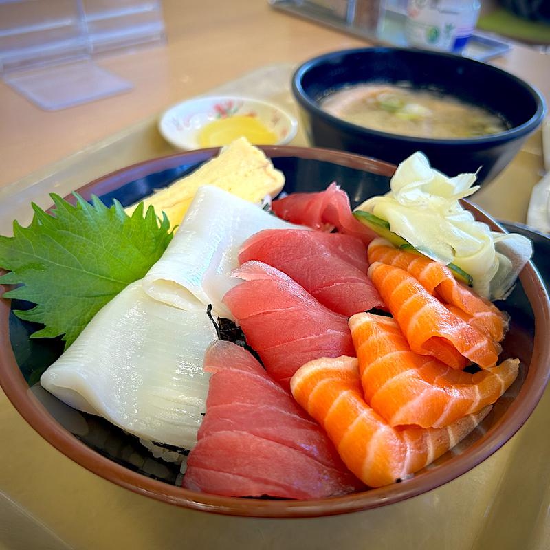 海鮮三色丼(フーズガーデン玉浦食彩館 )