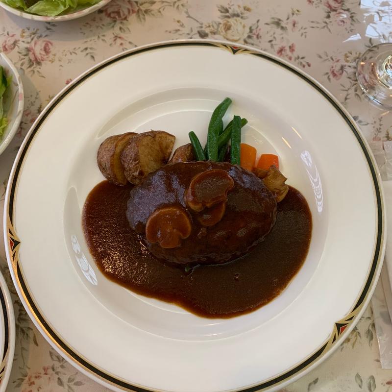 ハンバーグ(パティオ )