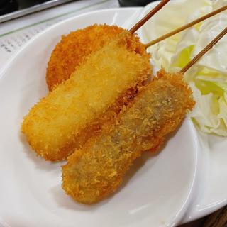 串カツ（牛・イカ・玉ねぎ）(串カツ二色)