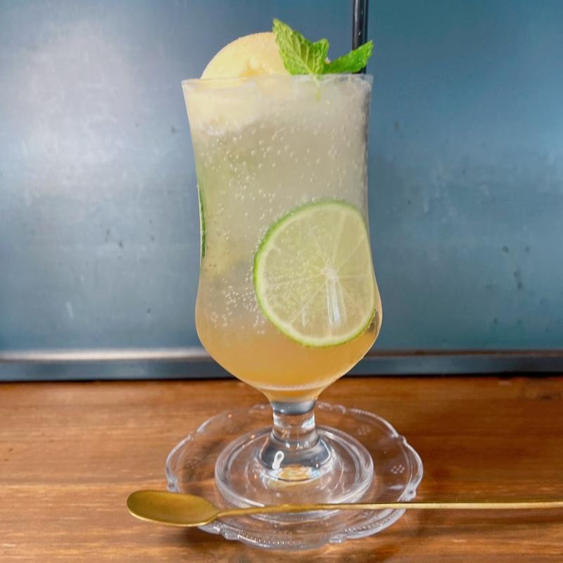 ミントとベルガモットのクリームソーダ(ROCCA & FRIENDS)