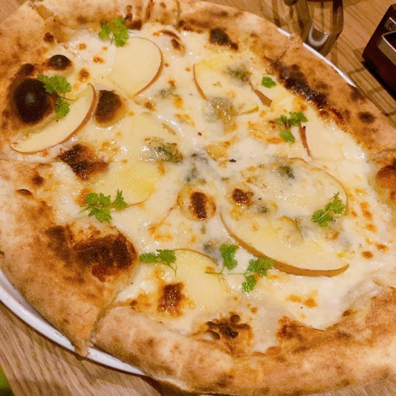 リンゴとゴルゴンゾーラの甘いピザ(goodspoon シミントひろしま店)