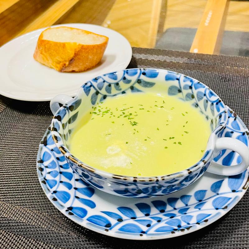 グリーンピースのポタージュ(カフェ・レストラン＆バー 舷GEN)