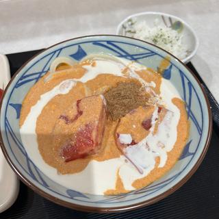冷やしトマたまカレーうどん(丸亀製麺イオンモール名古屋茶屋)