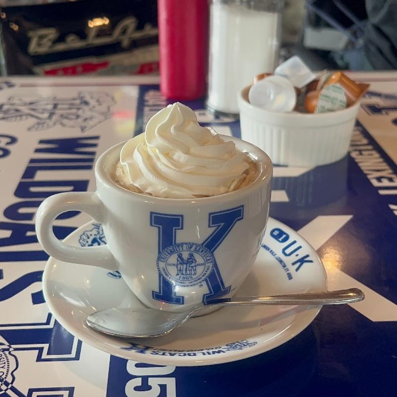 ウインナーコーヒー(U･K WILDCATS CAFE 西宮武庫川店｜UKカフェ)