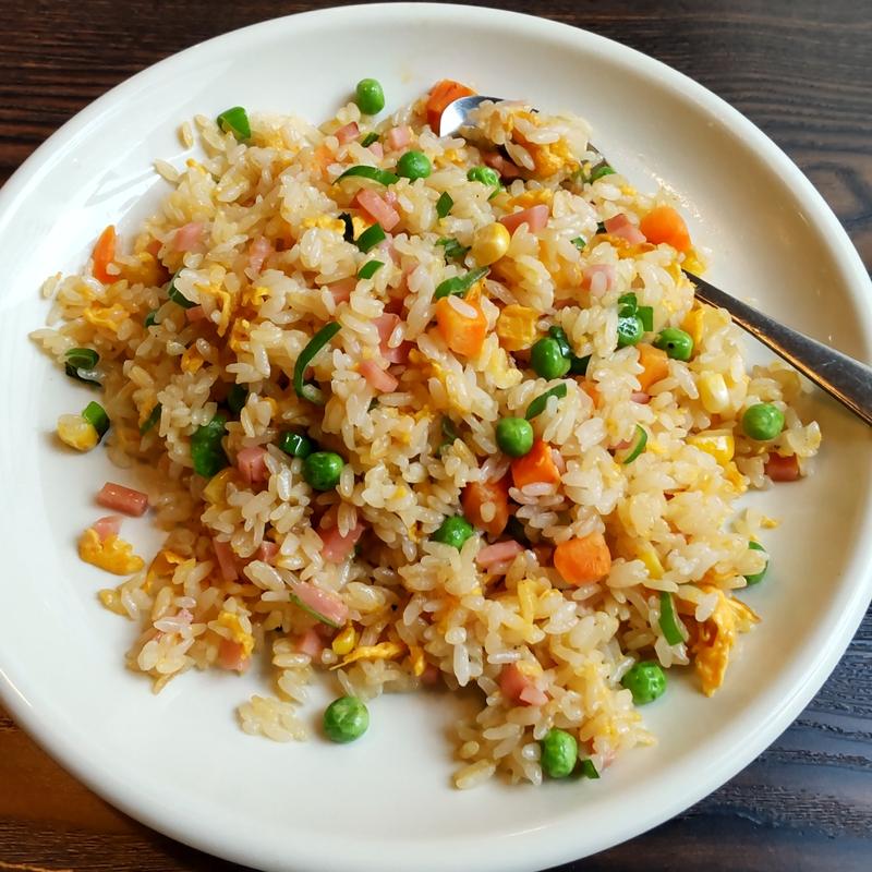 五目炒飯(四川料理 ラーメィズ)