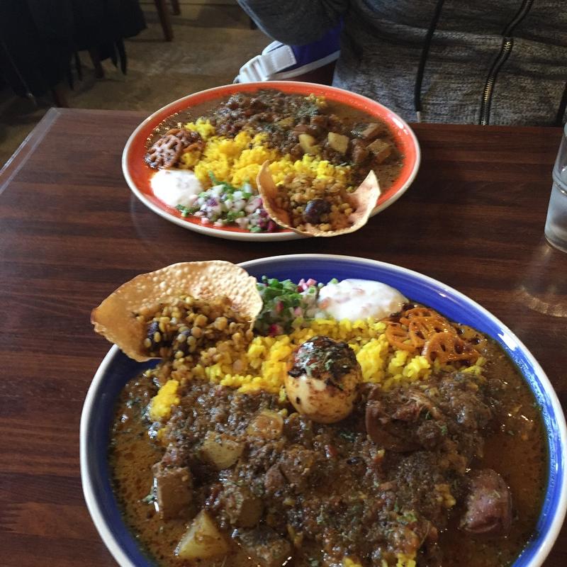 2種あいがけ(スパイスたまご付)(アアベルカレー)