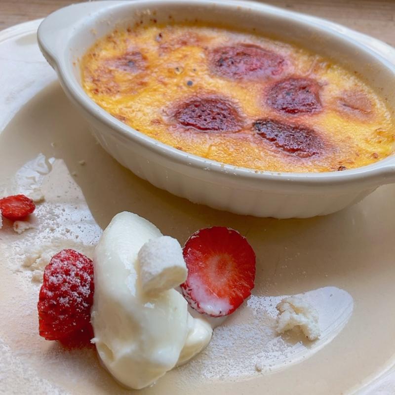 苺のクレームブリュレ(cafe de unji)