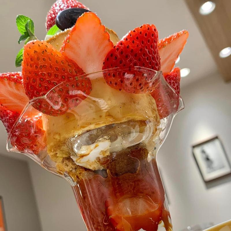 いちごのプリンパフェ(マーロウ 三軒茶屋店)