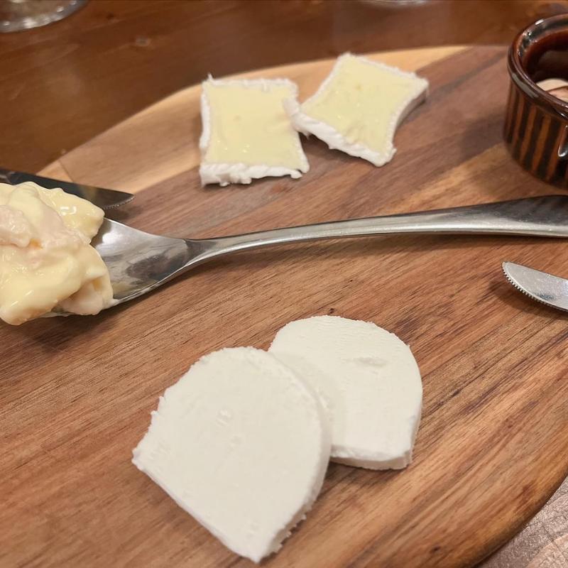 チーズ(バゲット付き) 3品おまかせ(加藤食堂 ワインビストロ)