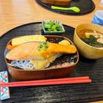 鮭の西京焼きと鯛ちくわ海苔弁(板五米店-旅とお結び-)