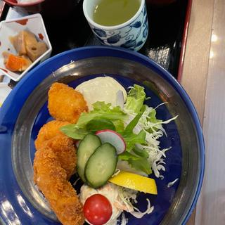 白身魚フライ定食(やまざと)